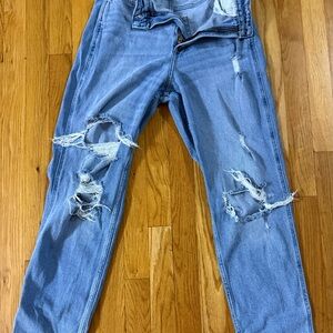 Hollister Ultra High-Rise Mom Jeans - Light Blue
